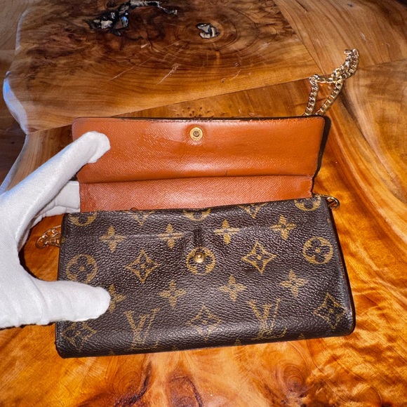 Louis Vuitton vintage 1996 Sarah monogram wallet converted Crossbody - Picture 8 of 17